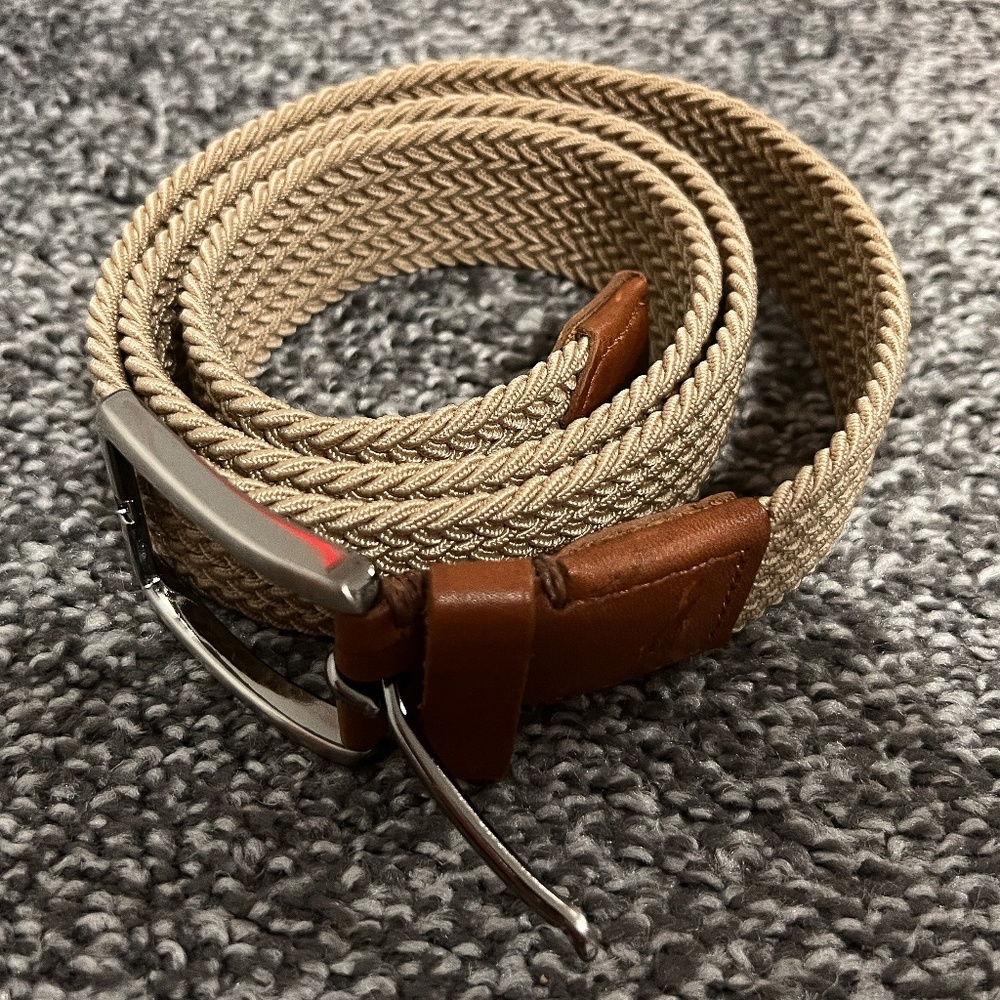 Tommy Bahama belt 44in
